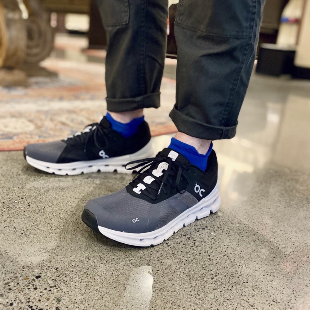 On Running Men's Cloudrunner Wide Eclipse/Frost - image 1